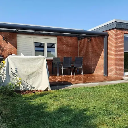 Ferienhaus-ohrenqualle * Dornumersiel