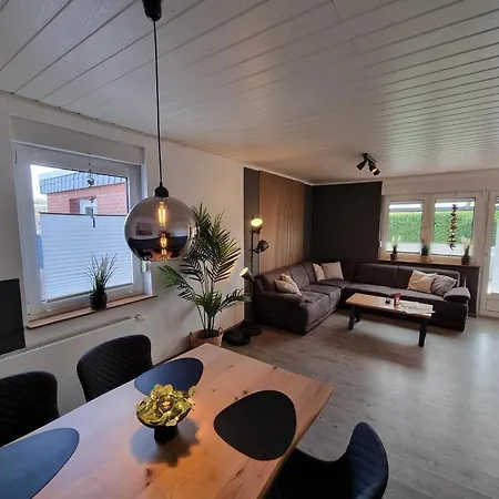 Ferienhaus-ohrenqualle * Dornumersiel